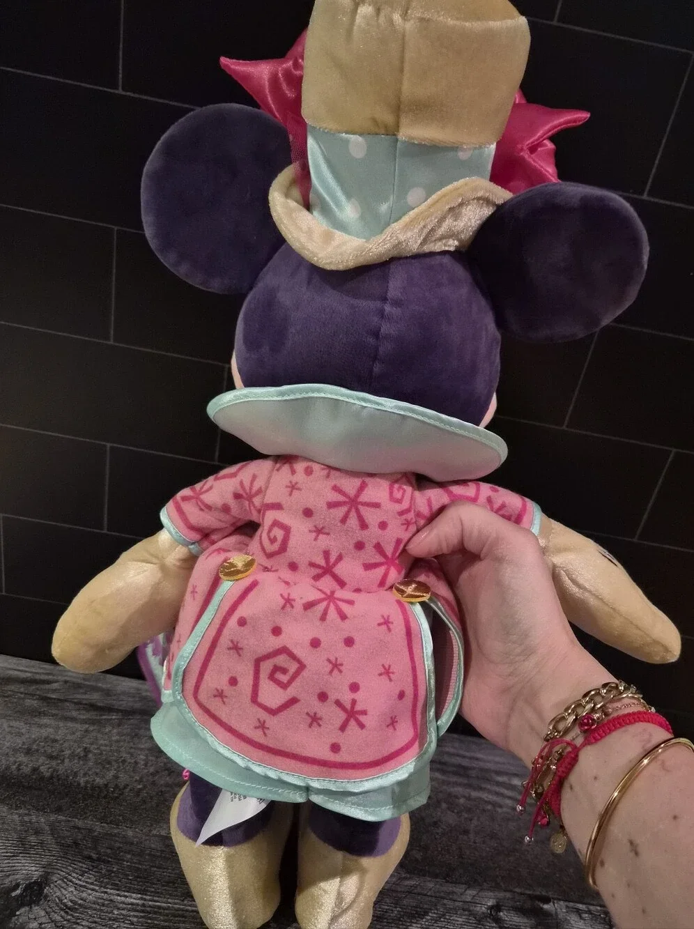 Minnie Mouse: The Main Attraction Collection 3/12